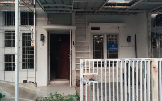 Di Jual Rumah  di Bawah Harga Komplek Jati Indah Permai