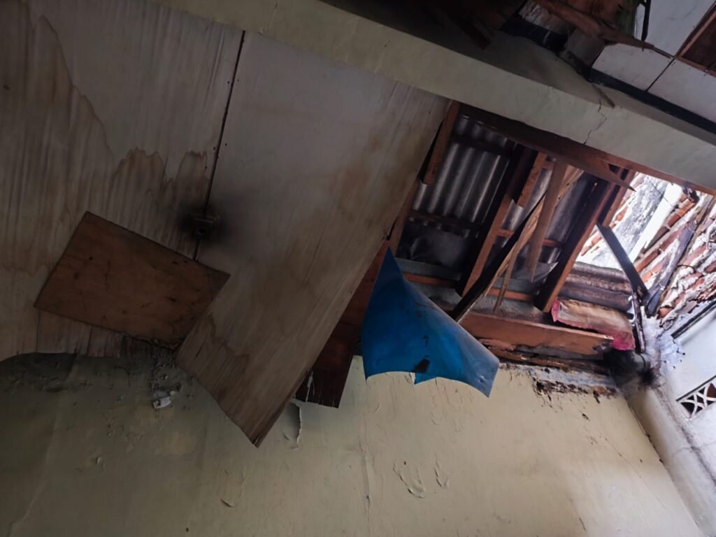 Dijual Rumah di bawah Harga Pasar di Nambo Jaya Karawaci Tangerang