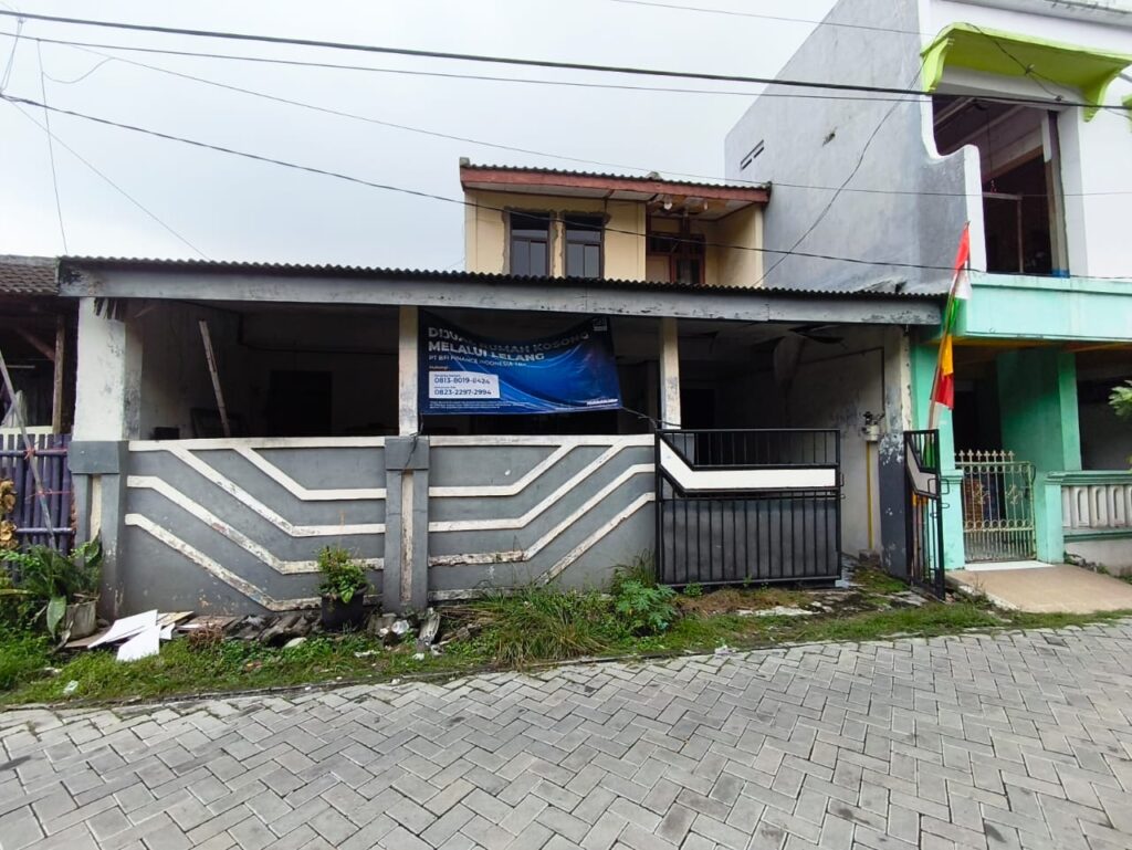 Dijual Rumah di bawah Harga Pasar di Nambo Jaya Karawaci Tangerang