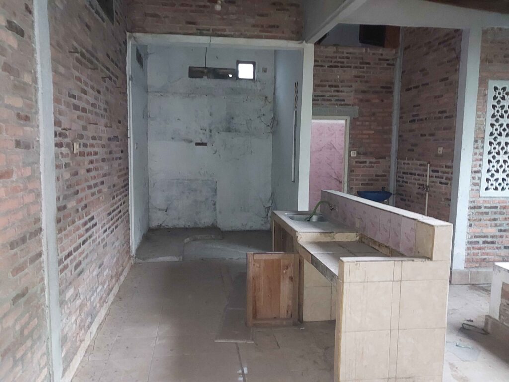 Dijual Rumah Multiguna Dibawah Harga Pasar, berlokasi di Komplek Perum Citra Kebun Mas, Kabupaten Karawang
