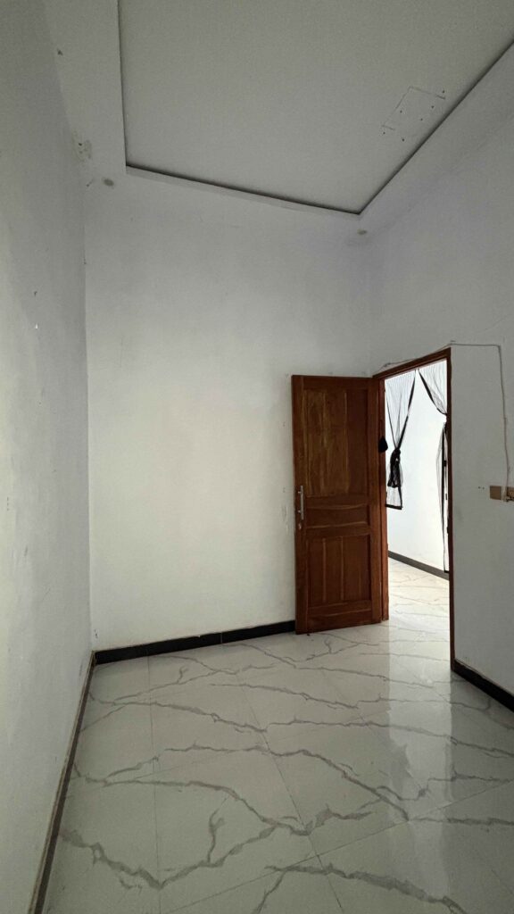 Dijual Rumah Satu Lantai Dibawah Harga Pasar Terletak di Tengah Kota Tangerang