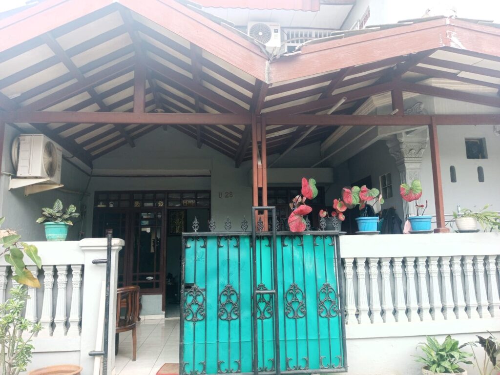 Dijual rumah dibawah harga pasar, Lokasi Perum Puri Nirwana 1, Cibinong Kabupaten Bogor