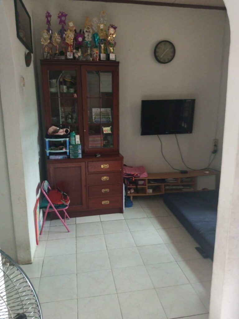 Dijual rumah dibawah harga pasar, Lokasi Perum Puri Nirwana 1, Cibinong Kabupaten Bogor