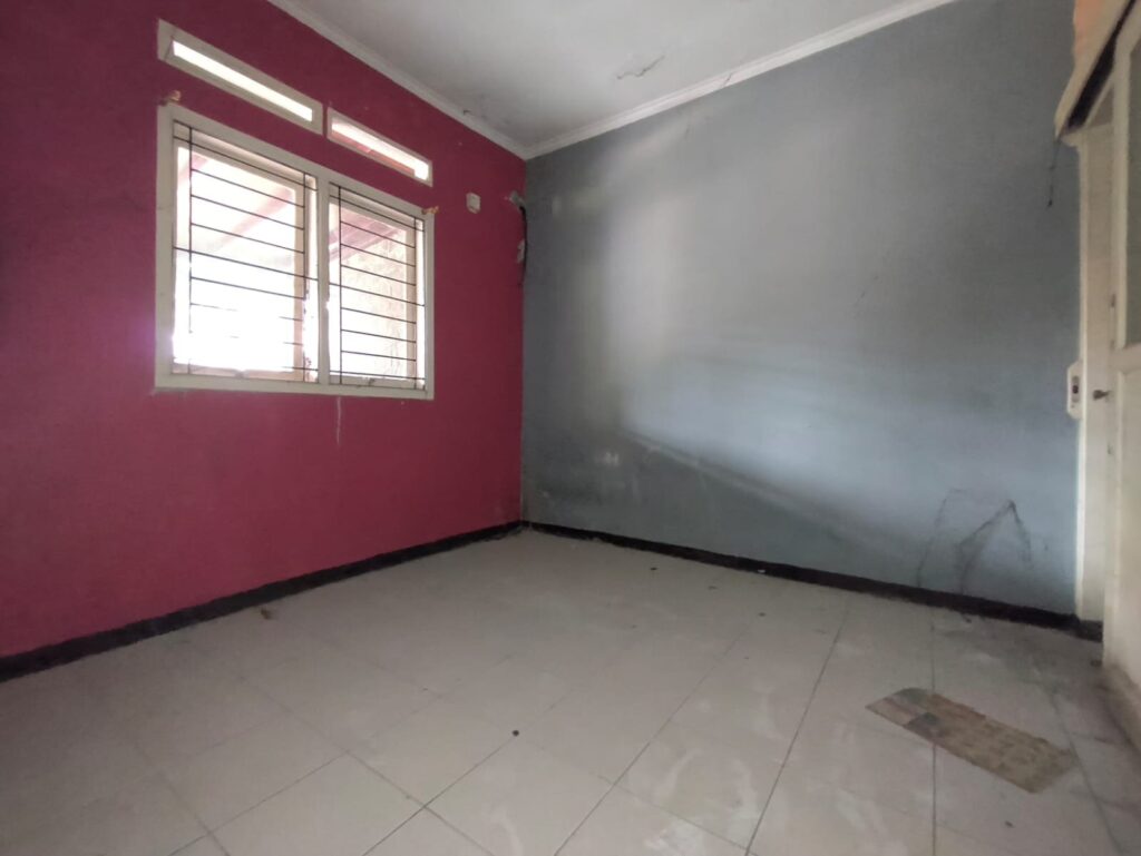 Dijual Rumah di Bawah Harga Pasar Area Jomin Estate Karawang, Akses Strategis