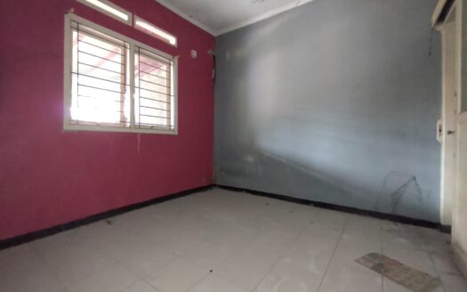 Dijual Rumah di Bawah Harga Pasar Area Jomin Estate Karawang, Akses Strategis