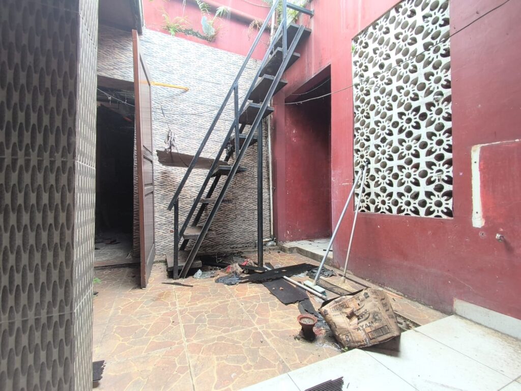 Dijual Rumah di Bawah Harga Pasar Area Jomin Estate Karawang, Akses Strategis