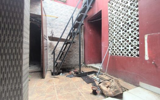 Dijual Rumah di Bawah Harga Pasar Area Jomin Estate Karawang, Akses Strategis