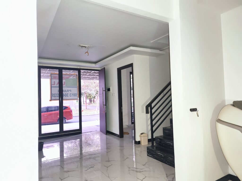 Dijual Rumah dibawah Harga Pasar Area Modern Garden City yang Strategis di Jakarta Timur
