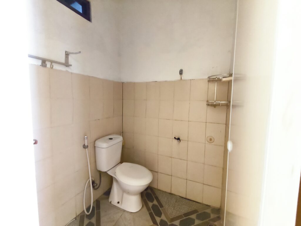 Dijual Rumah dibawah Harga Pasar Area Komersil Parung Dekat Akses Depok-Bogor